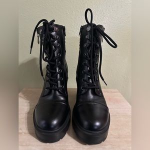 GBG Los Angeles Women's Lace Up platform Boots Mid Calf BlacK  Sz 8.